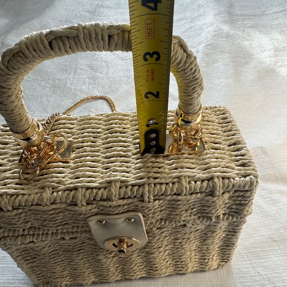 Chic Woven Cream Crossbody Bag - Picture 8 of 9